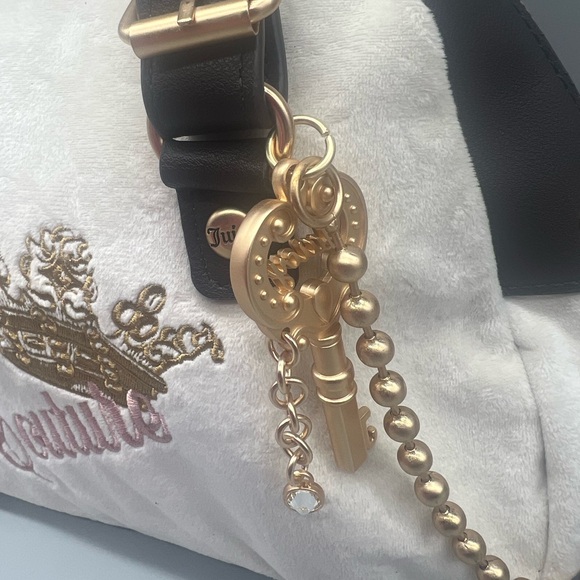 Juicy couture the key to juicy satchel purse - Picture 8 of 11
